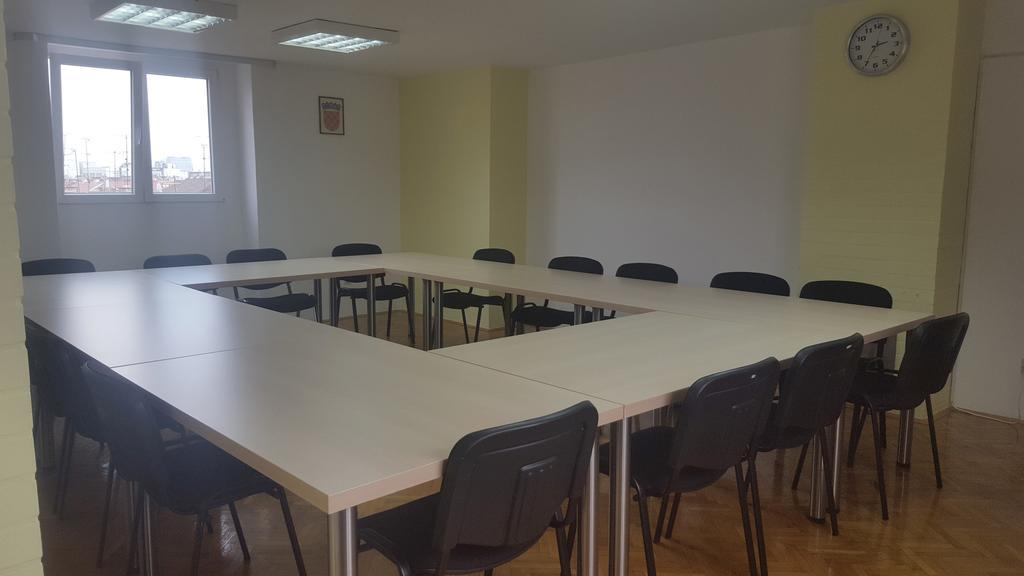 Hi Hostel Загреб Экстерьер фото