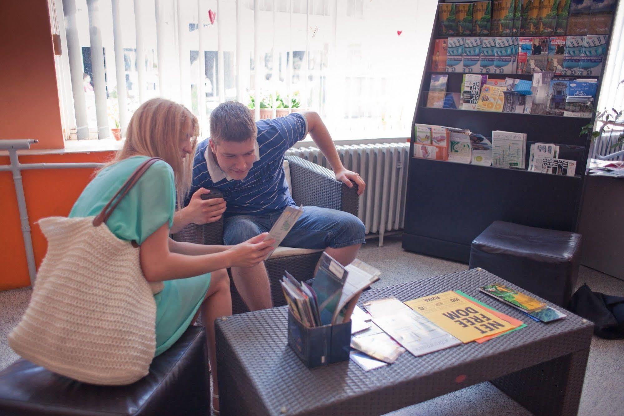 Hi Hostel Загреб Экстерьер фото