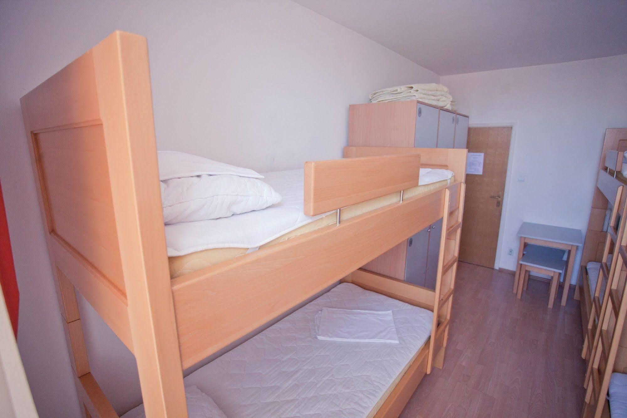 Hi Hostel Загреб Экстерьер фото