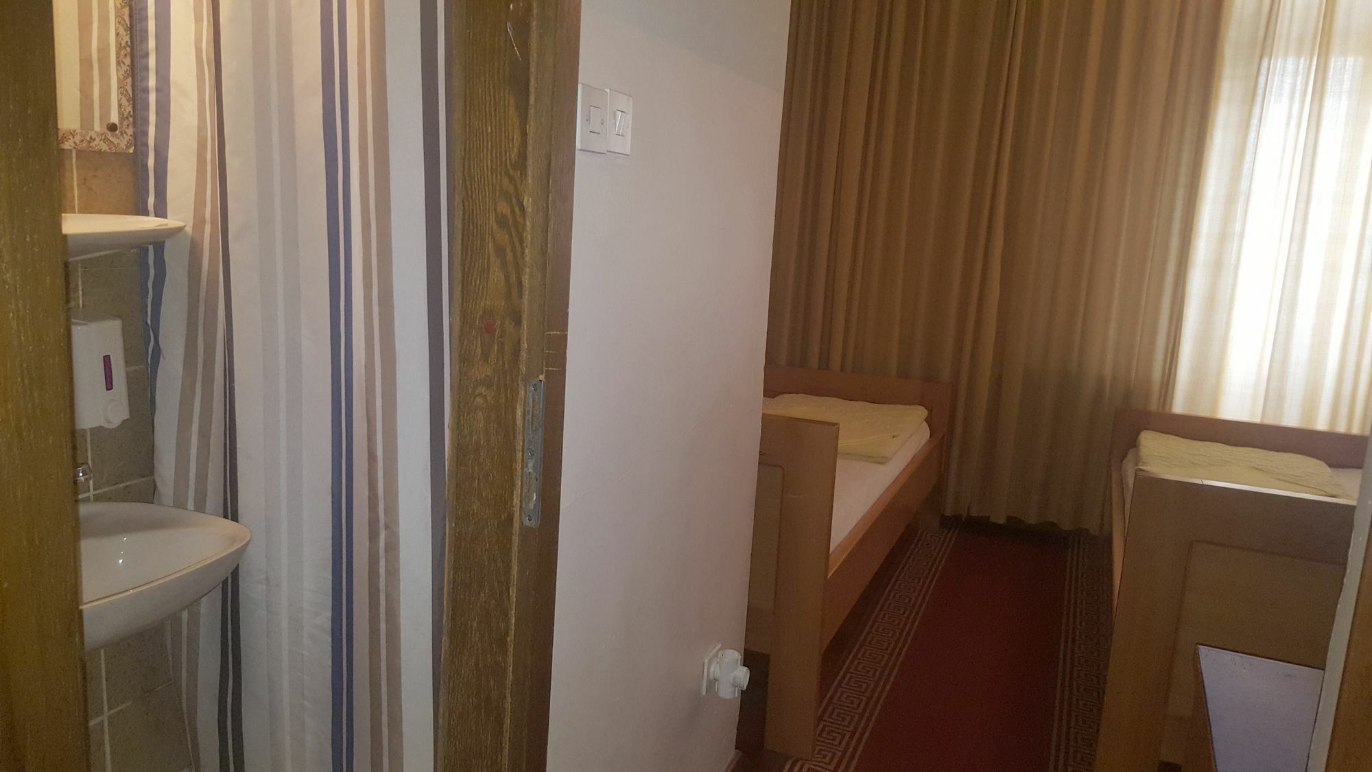 Hi Hostel Загреб Экстерьер фото